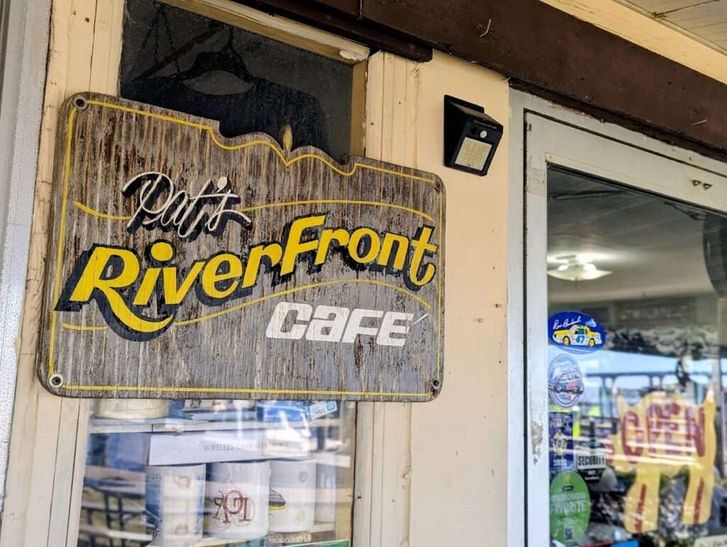 Pat’s Riverfront Cafe photo 5